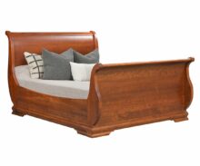 Amish Williams Sleigh Bed with Sleigh Footboard